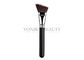 Màu đen bền màu riêng tư Lable Makeup Brush, Angled Buffing Sculpting Brush